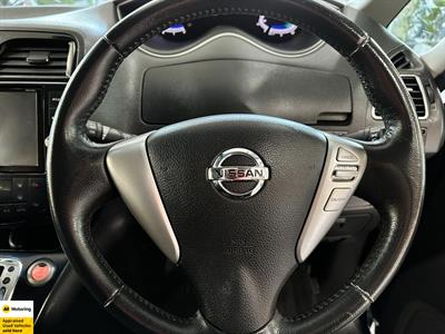 2015 Nissan Serena - Thumbnail