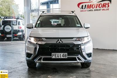 2022 Mitsubishi Outlander - Thumbnail