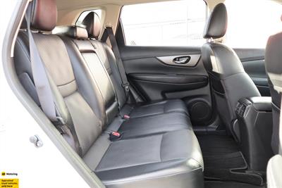 2015 Nissan X-Trail - Thumbnail