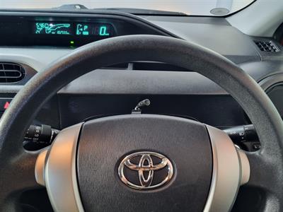 2012 Toyota Aqua - Thumbnail