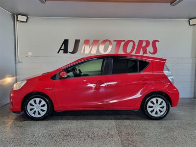 2012 Toyota Aqua - Thumbnail