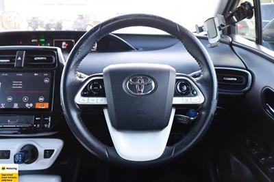 2017 Toyota Prius - Thumbnail