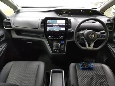2021 Nissan Serena - Thumbnail