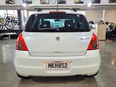 2008 Suzuki Swift - Thumbnail