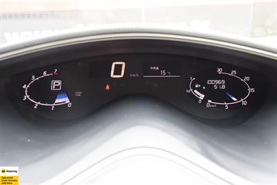 2015 Nissan Serena - Thumbnail