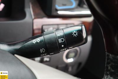 2012 Toyota Vellfire - Thumbnail