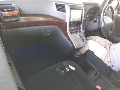 2012 Toyota Vellfire - Thumbnail