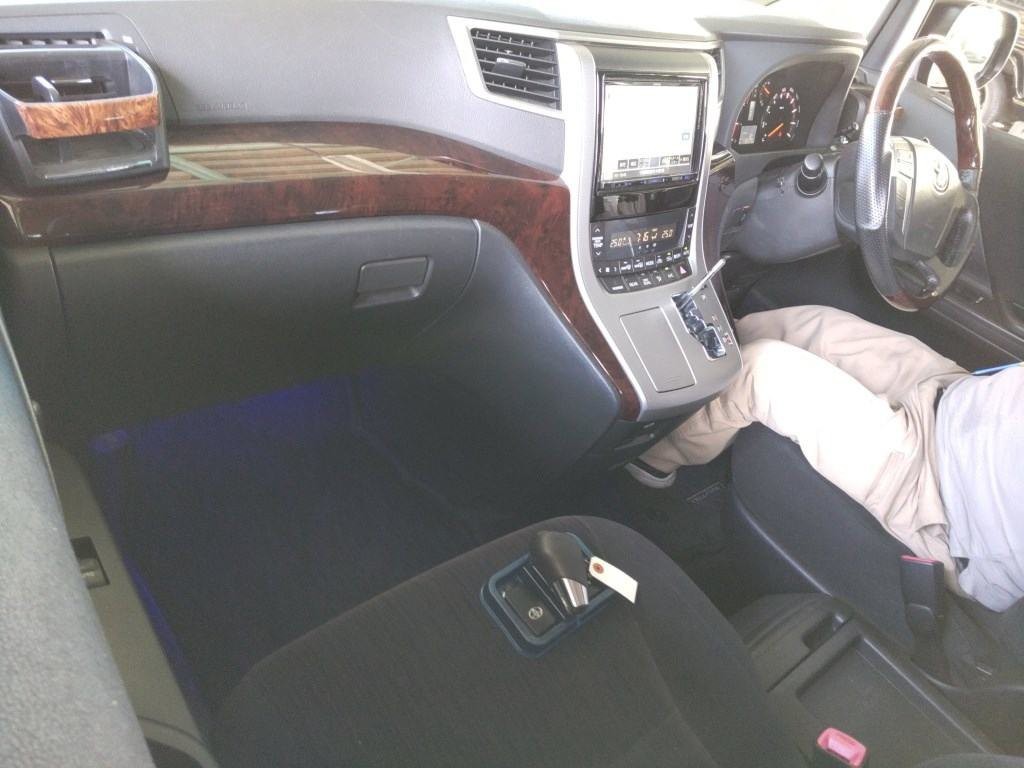 2012 Toyota Vellfire