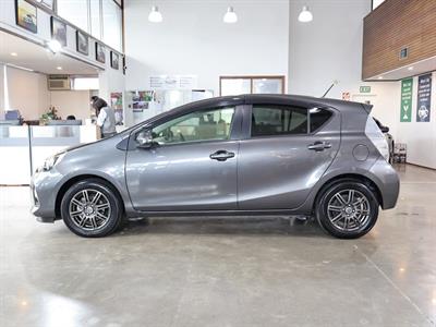 2014 Toyota Aqua - Thumbnail