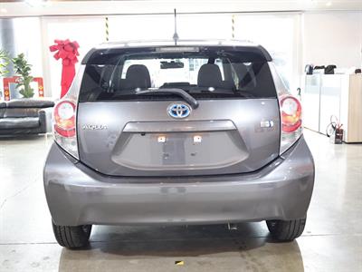 2014 Toyota Aqua - Thumbnail