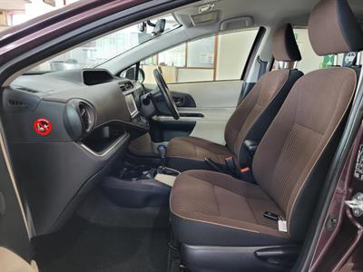 2014 Toyota Aqua - Thumbnail