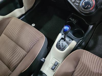 2014 Toyota Aqua - Thumbnail