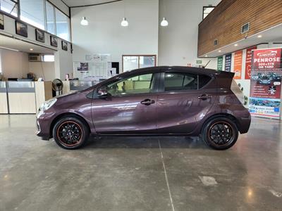 2014 Toyota Aqua - Thumbnail