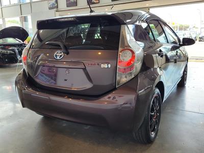 2014 Toyota Aqua - Thumbnail