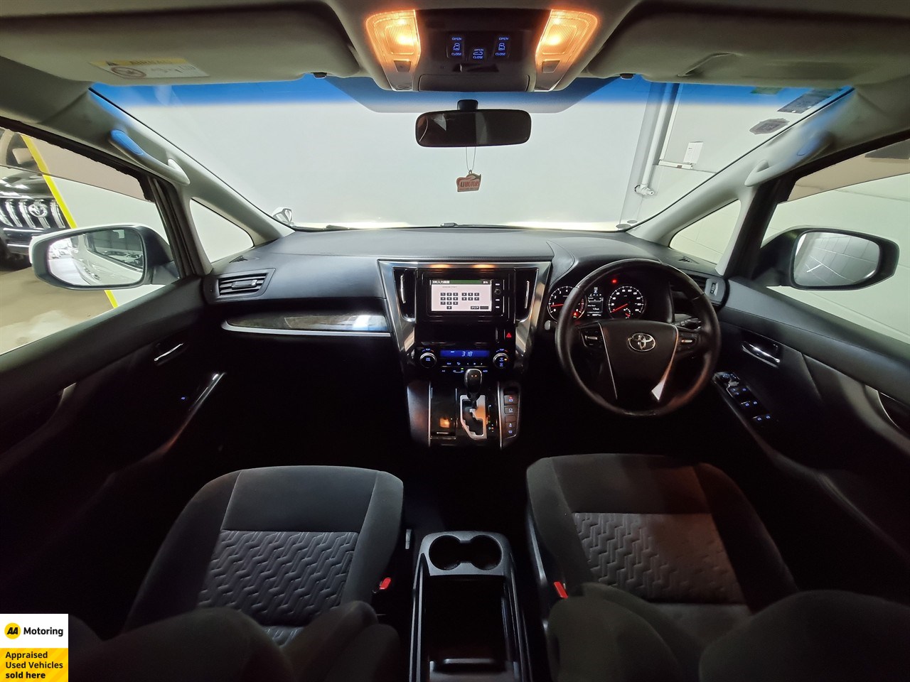 2015 Toyota Vellfire