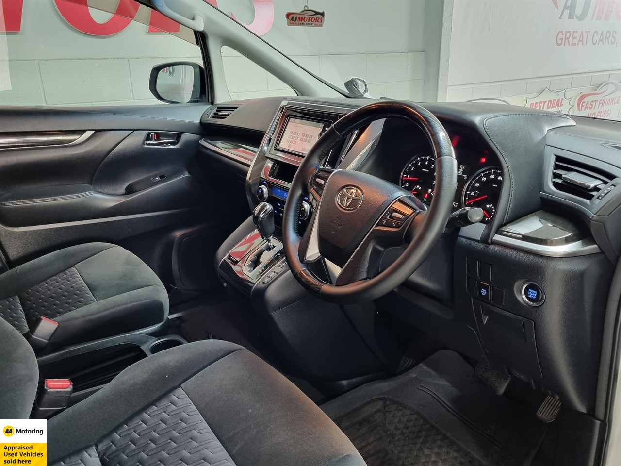2015 Toyota Vellfire