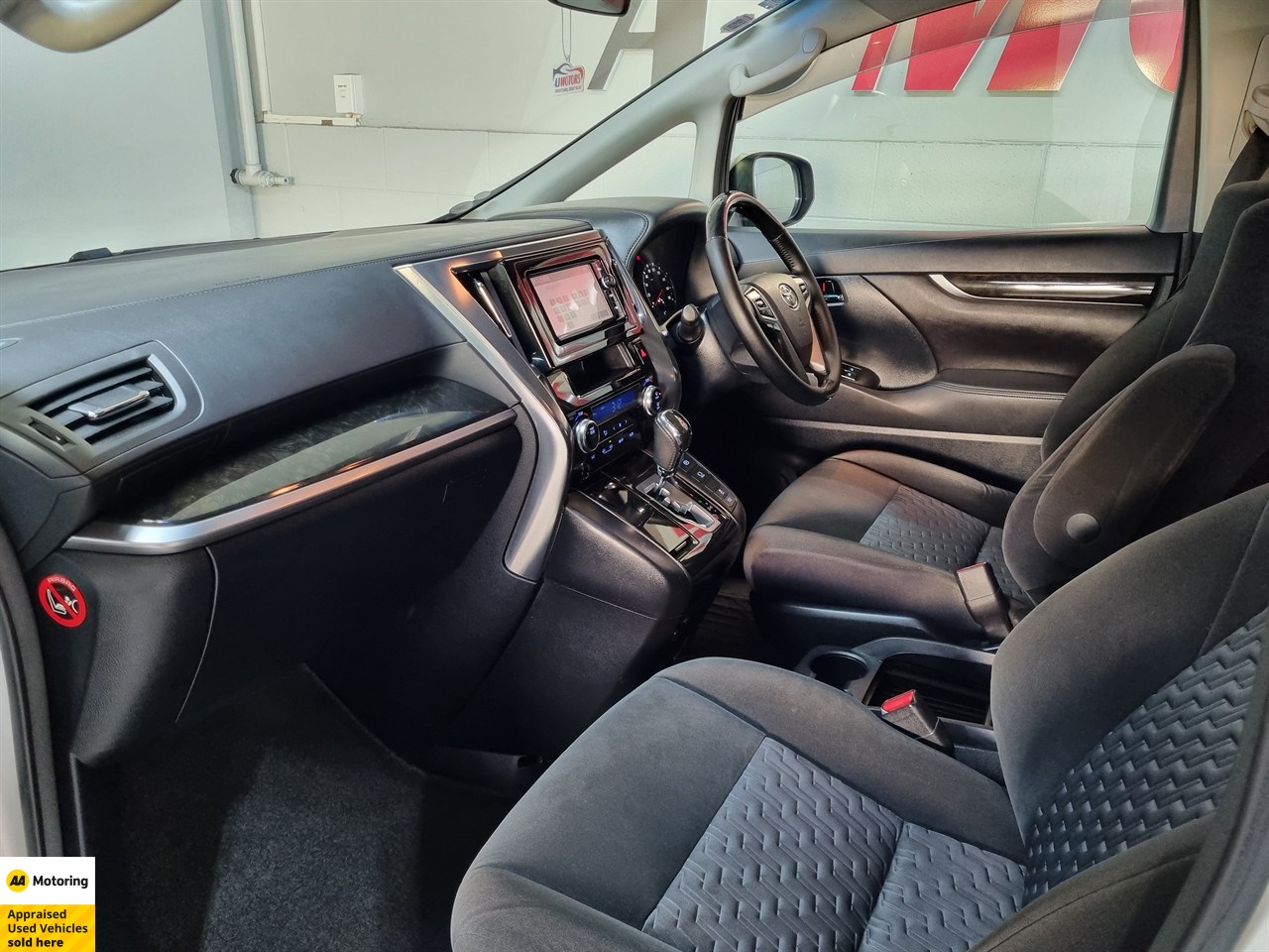 2015 Toyota Vellfire