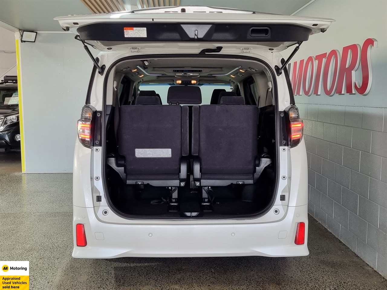 2015 Toyota Vellfire