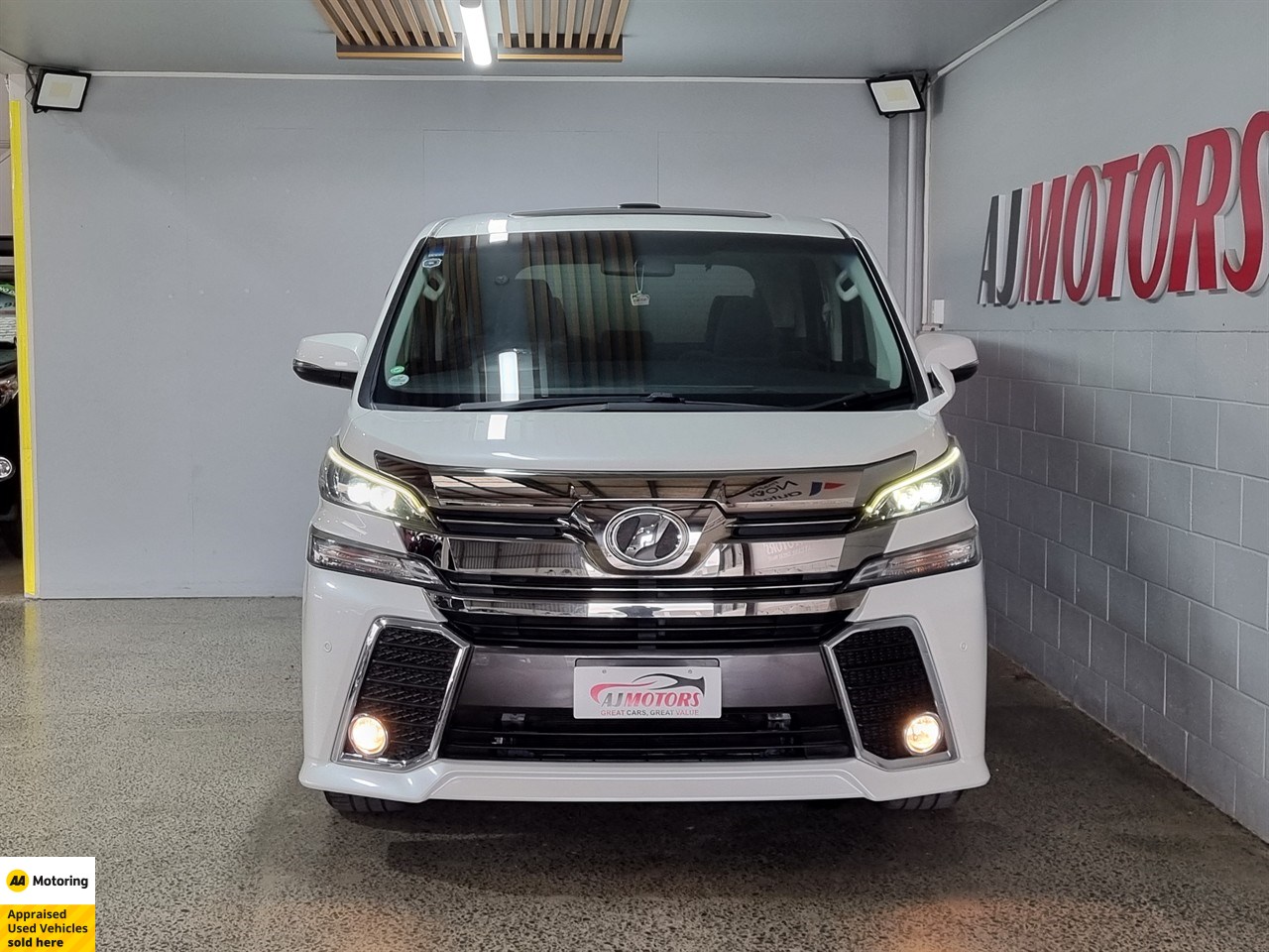 2015 Toyota Vellfire