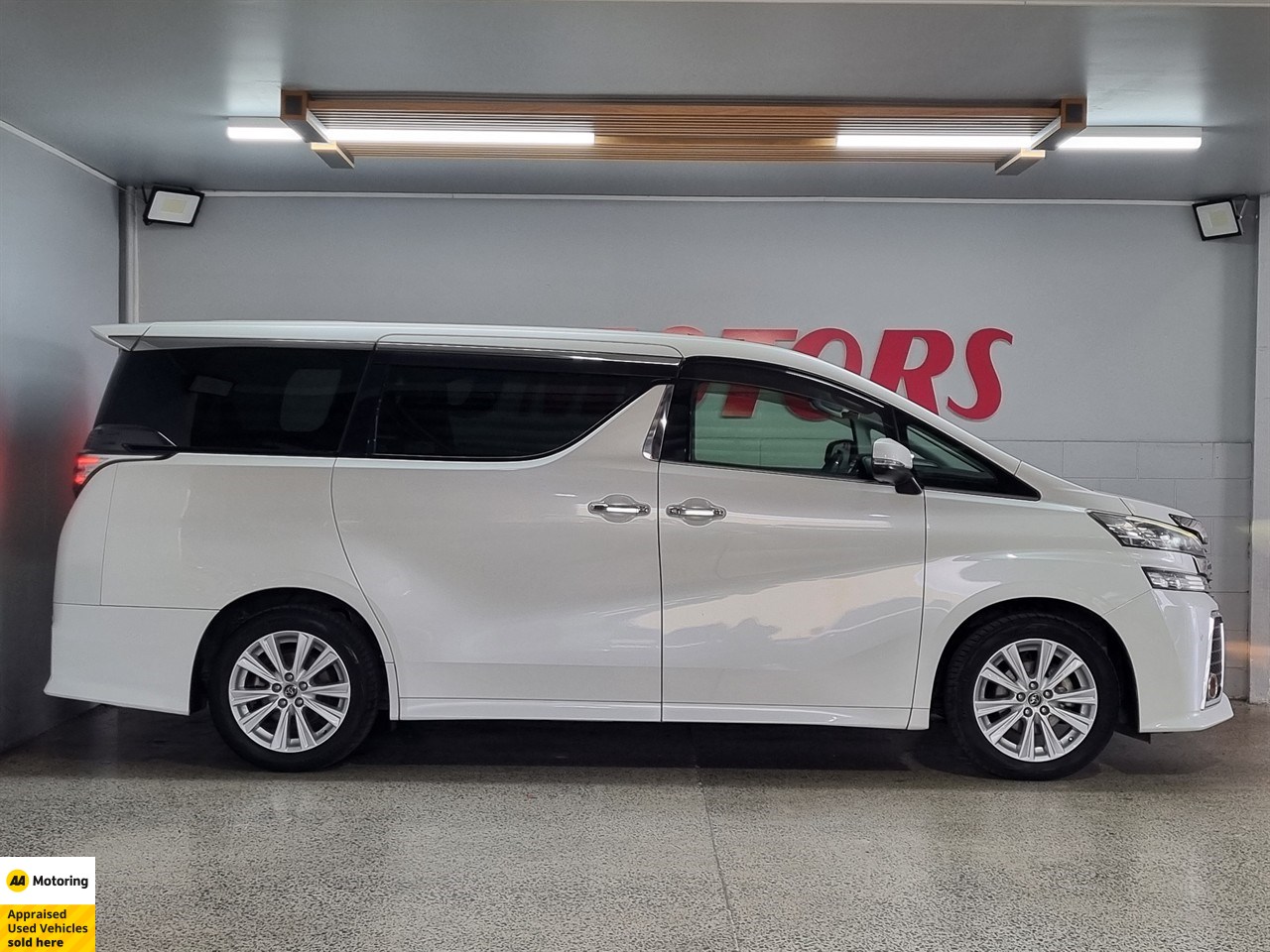 2015 Toyota Vellfire