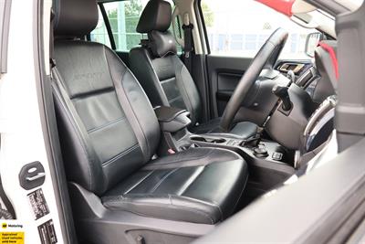 2022 Ford Everest - Thumbnail