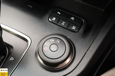 2022 Ford Everest - Thumbnail