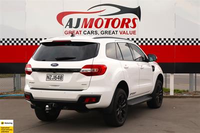 2022 Ford Everest - Thumbnail