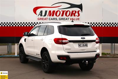 2022 Ford Everest - Thumbnail