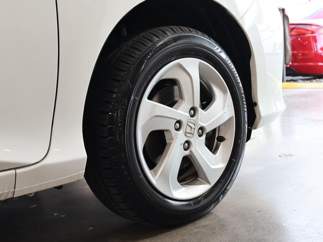 2015 Honda GRACE