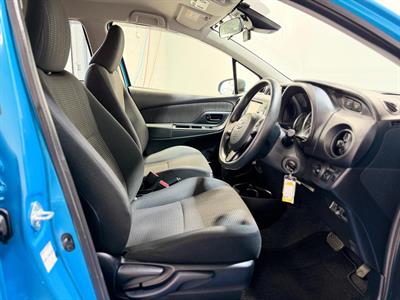 2017 Toyota Vitz - Thumbnail