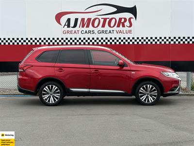 2021 Mitsubishi Outlander - Thumbnail