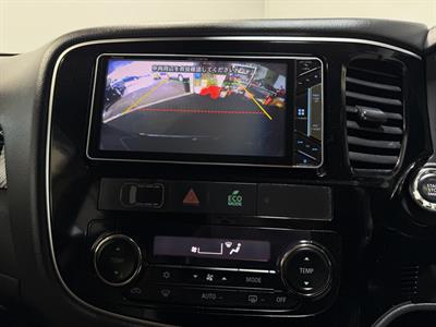 2017 Mitsubishi Outlander - Thumbnail
