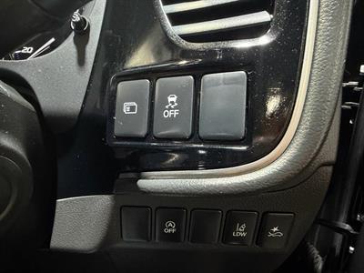 2017 Mitsubishi Outlander - Thumbnail