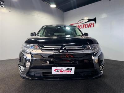 2017 Mitsubishi Outlander - Thumbnail
