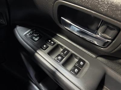 2017 Mitsubishi Outlander - Thumbnail