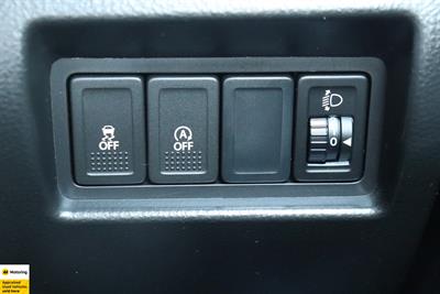 2016 Suzuki Swift - Thumbnail