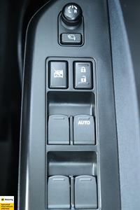 2016 Suzuki Swift - Thumbnail