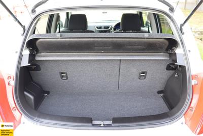 2016 Suzuki Swift - Thumbnail