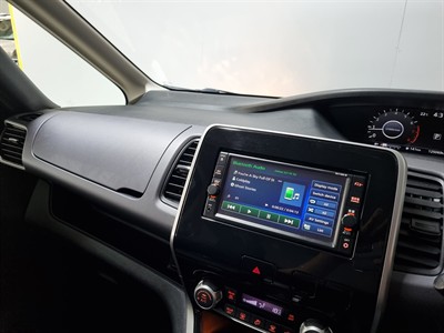 2018 Nissan Serena - Thumbnail