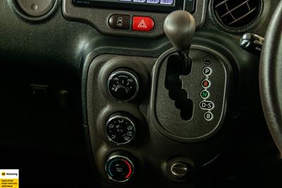 2013 Toyota Spade - Thumbnail