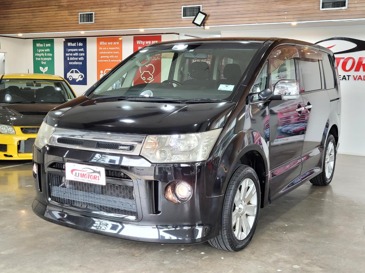 2012 Mitsubishi Delica