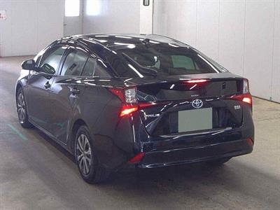 2019 Toyota Prius - Thumbnail