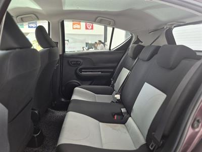 2014 Toyota Aqua - Thumbnail