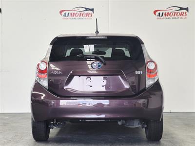 2014 Toyota Aqua - Thumbnail