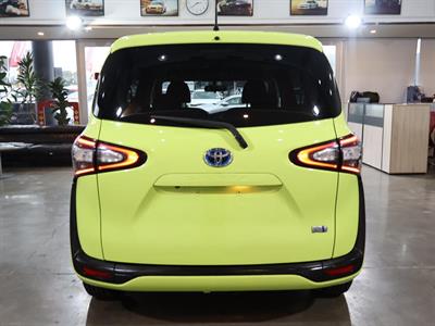 2015 Toyota Sienta - Thumbnail
