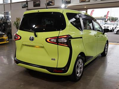 2015 Toyota Sienta - Thumbnail