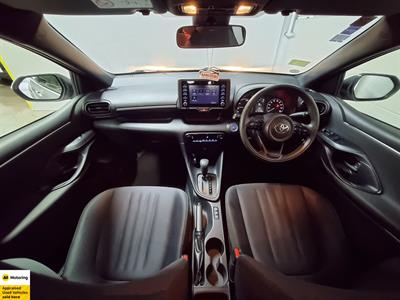 2021 Toyota Yaris - Thumbnail