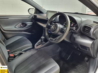 2021 Toyota Yaris - Thumbnail