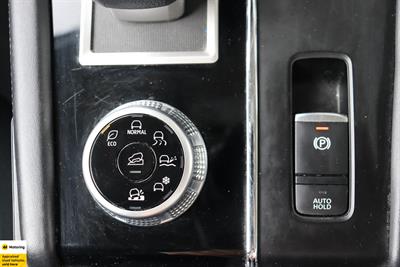 2022 Mitsubishi Outlander - Thumbnail