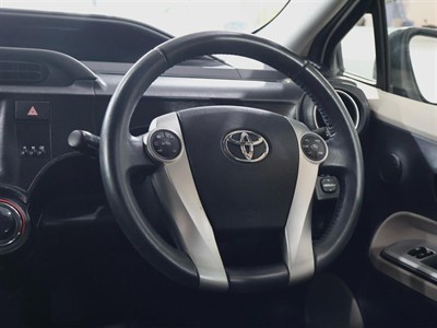 2012 Toyota Aqua - Thumbnail